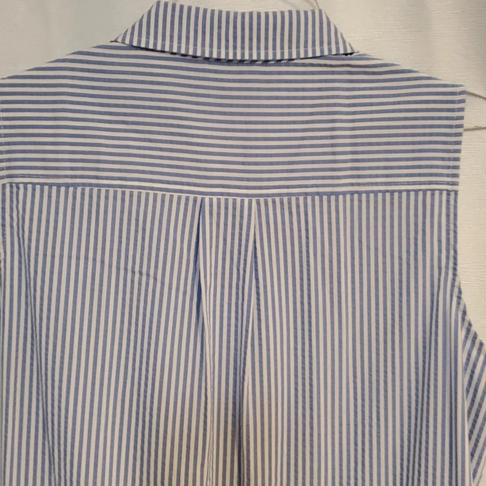 Vineyard Vines Dress With Blue & White Pinstripes, Size 10 - Picture 6 of 6